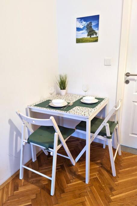 Cozy Ensuite Room In Zagreb Center Εξωτερικό φωτογραφία